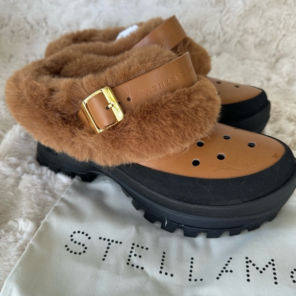 Stella McCartney Trace Clogs Brown and Black Faux Fur - Picture 8 of 8